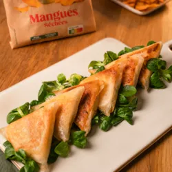 Bricks croustillantes à la mangue, au fromage frais et aux noix