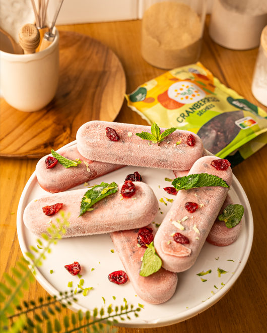 Glace fruités aux cranberries et aux fraises