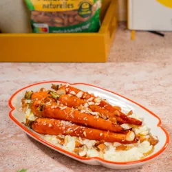 Carottes rôties au miel, feta et amandes